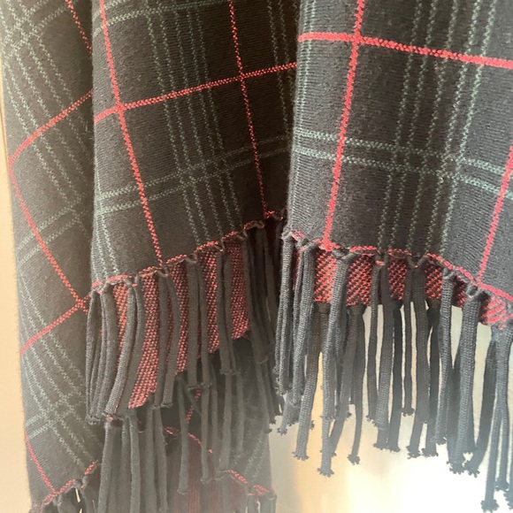 J. McLaughlin Plaid Poncho Christmas Holiday Tartan - Picture 4 of 5